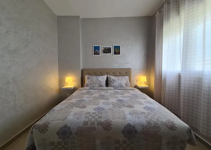 Charmant Aappartement Au Centre De Cabonegro